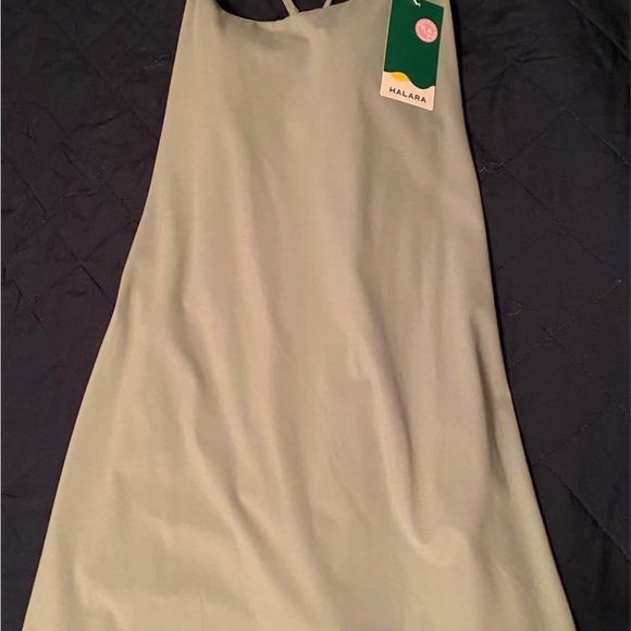 Halara dress with built in shorts and pockets - Picture 3 of 3